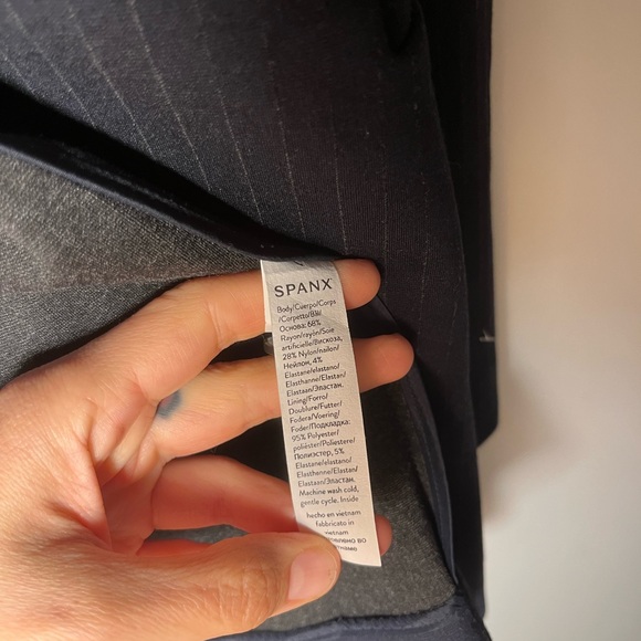 SPANX THE PERFECT OVERSIZED BLAZER IN PINSTRIPE SIZE 1X - Picture 8 of 9